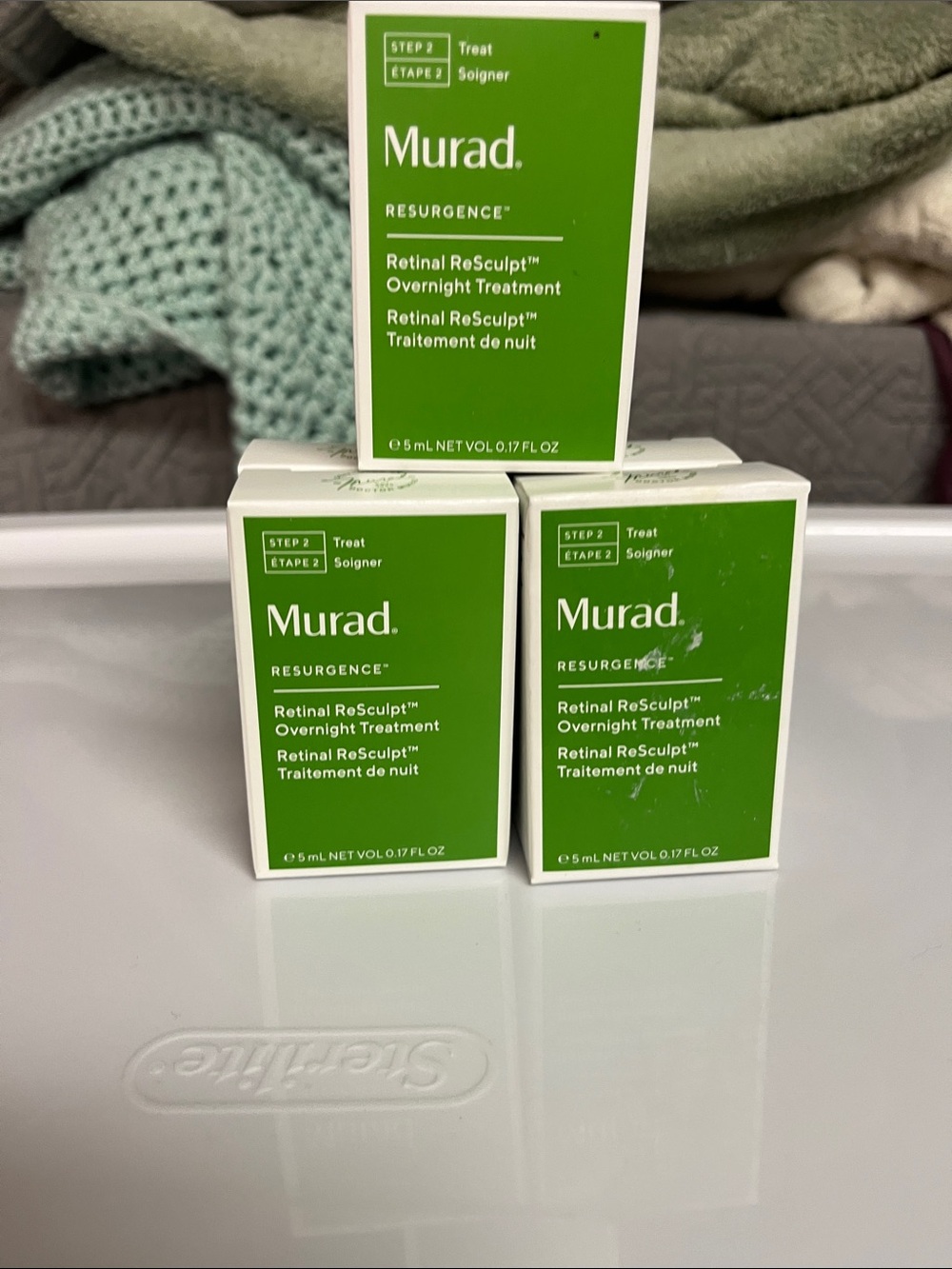 Murad Retinal ReSculpt Overnight Treatment - Green and White Packaging